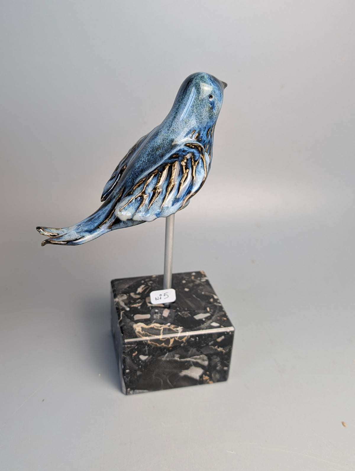 Oiseau en céramique - Pièce unique sculptée à la main (Collection L'Arbre aux 28 oiseaux)