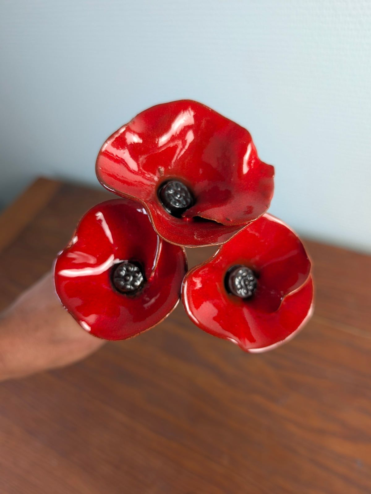 Petit Coquelicot en Faïence Émaillée sur Tige — Décoration d'Intérieur & Balcon