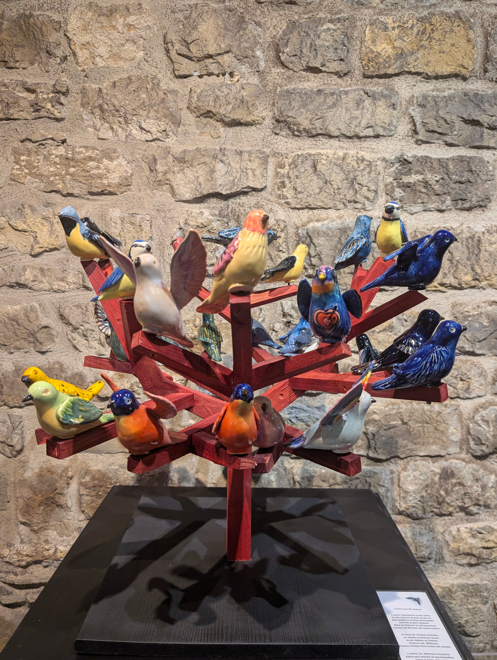 Oiseau en céramique - Pièce unique sculptée à la main (Collection L'Arbre aux 28 oiseaux)